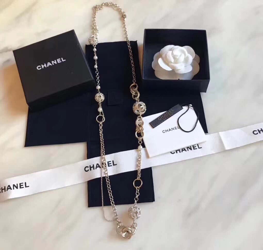 Chanel Necklace 18124