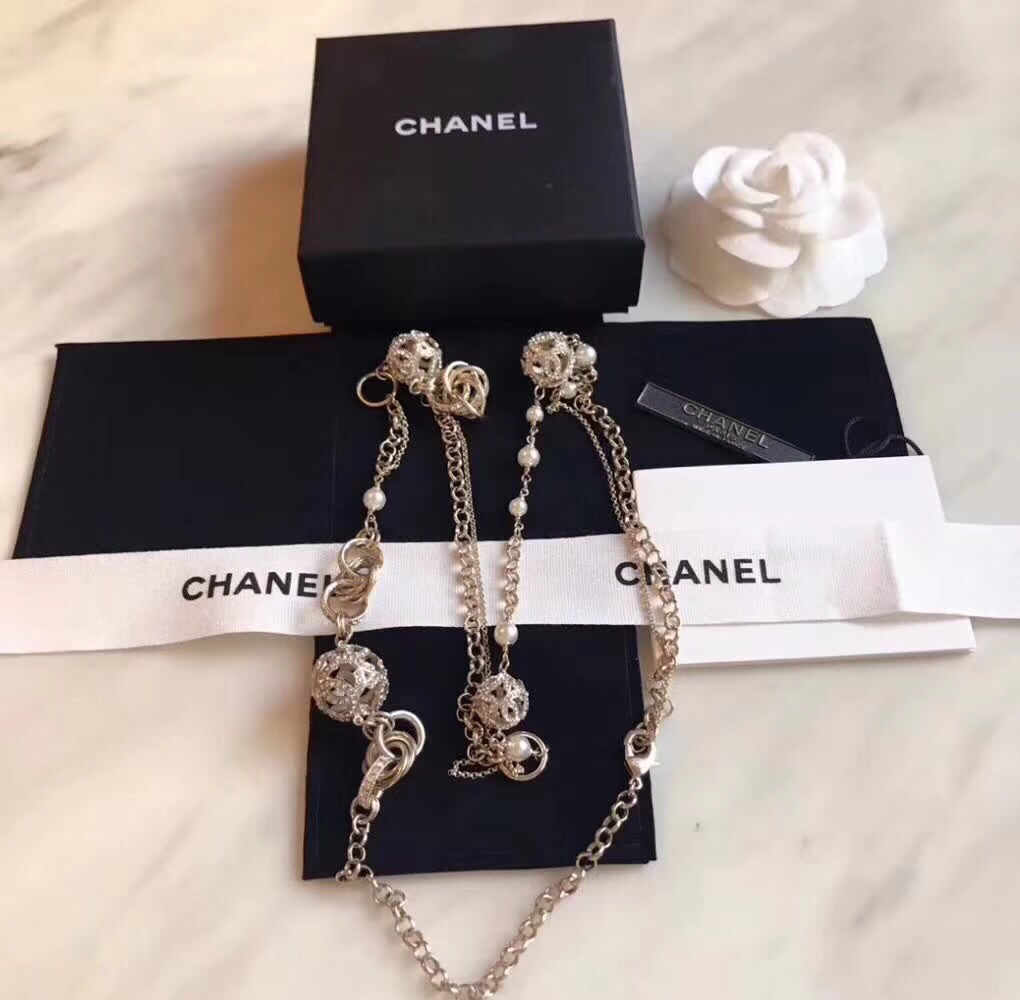 Chanel Necklace 18124