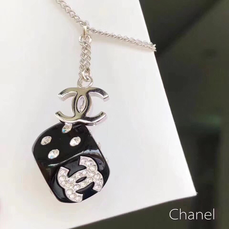 Chanel Necklace 18126