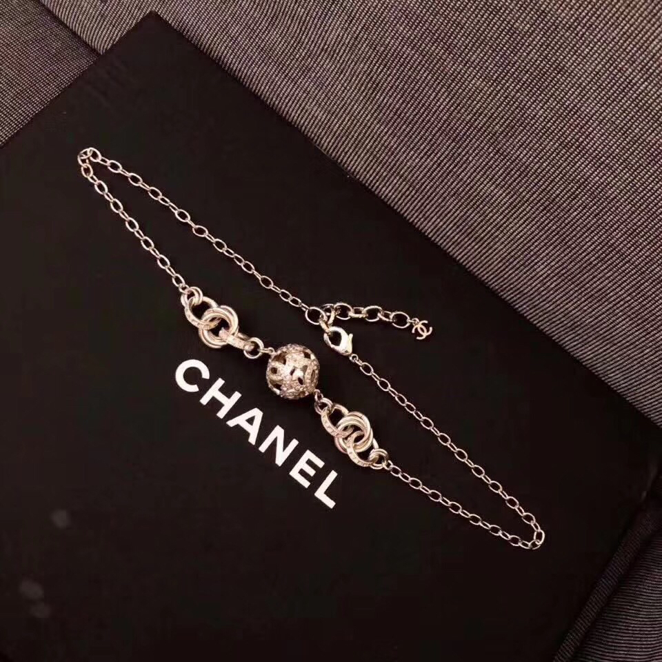 Chanel Necklace 18128