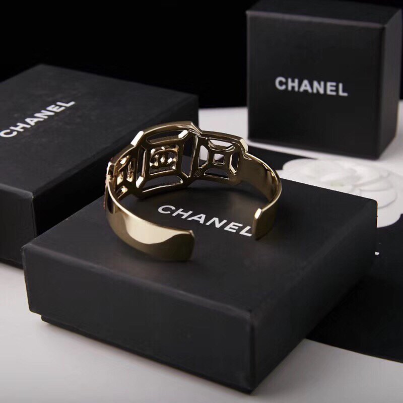 Chanel Bracelet 18218