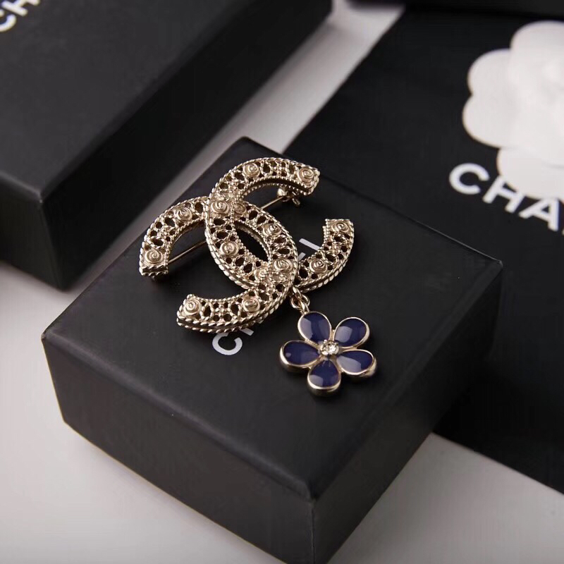 Chanel Brooch 18202