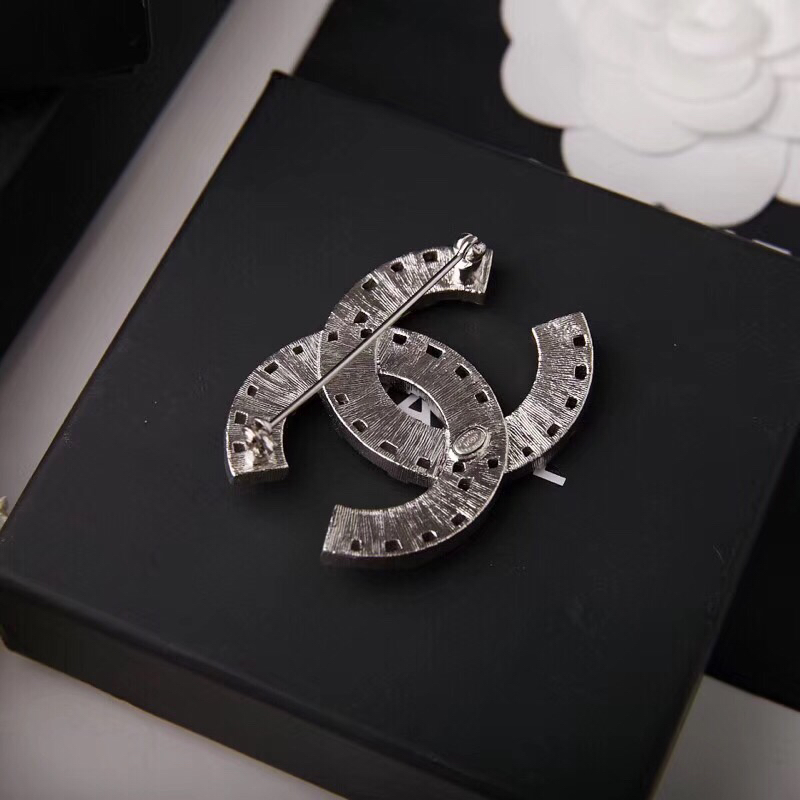 Chanel Brooch 18204