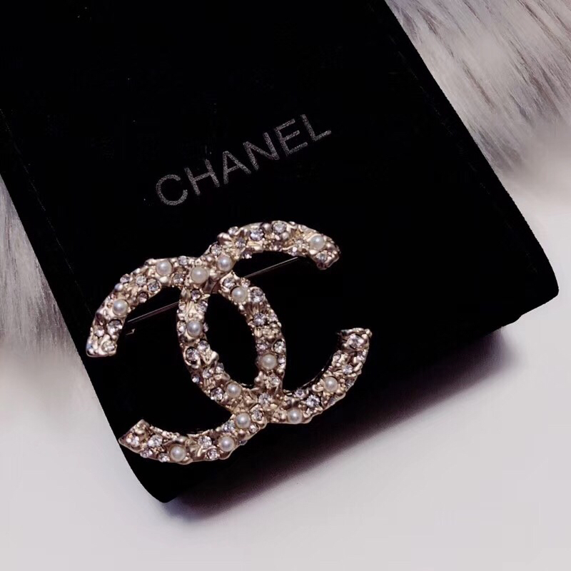 Chanel Brooch 18209