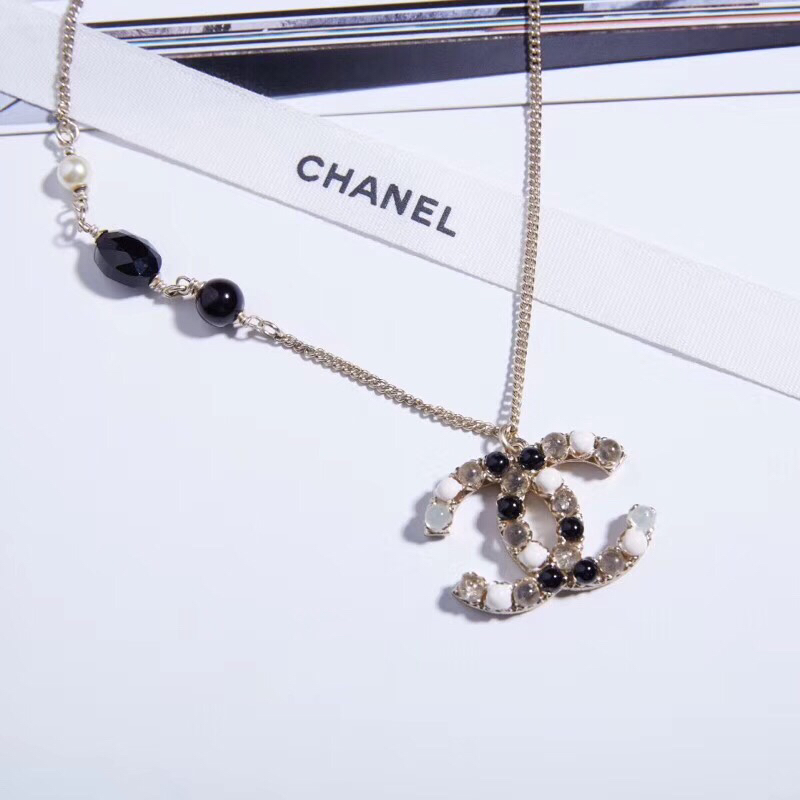 Chanel Necklace 18230