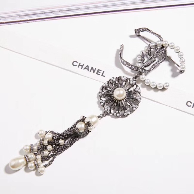 Chanel Brooch 18272