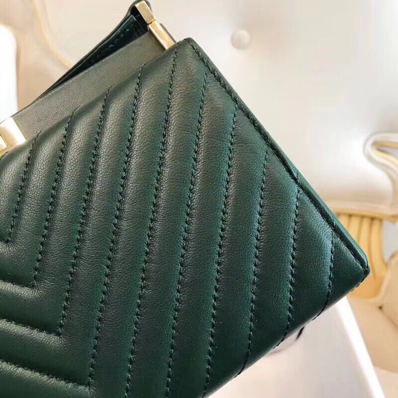 Chanel clutch Lambskin & Gold-Tone Metal A57388 green