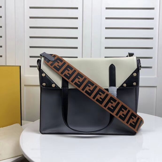 FENDI FLIP REGULAR F8036 grey & cream