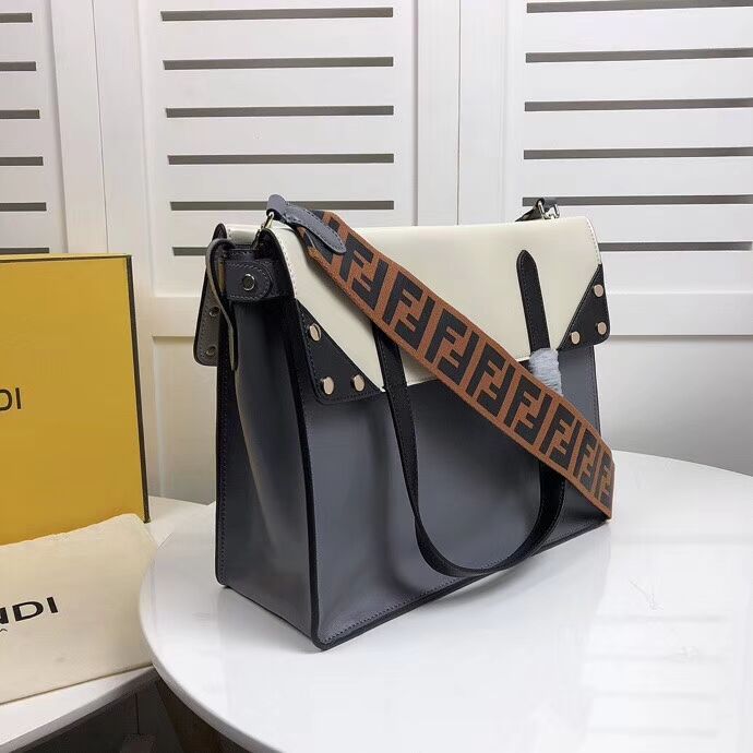 FENDI FLIP REGULAR F8036 grey & cream