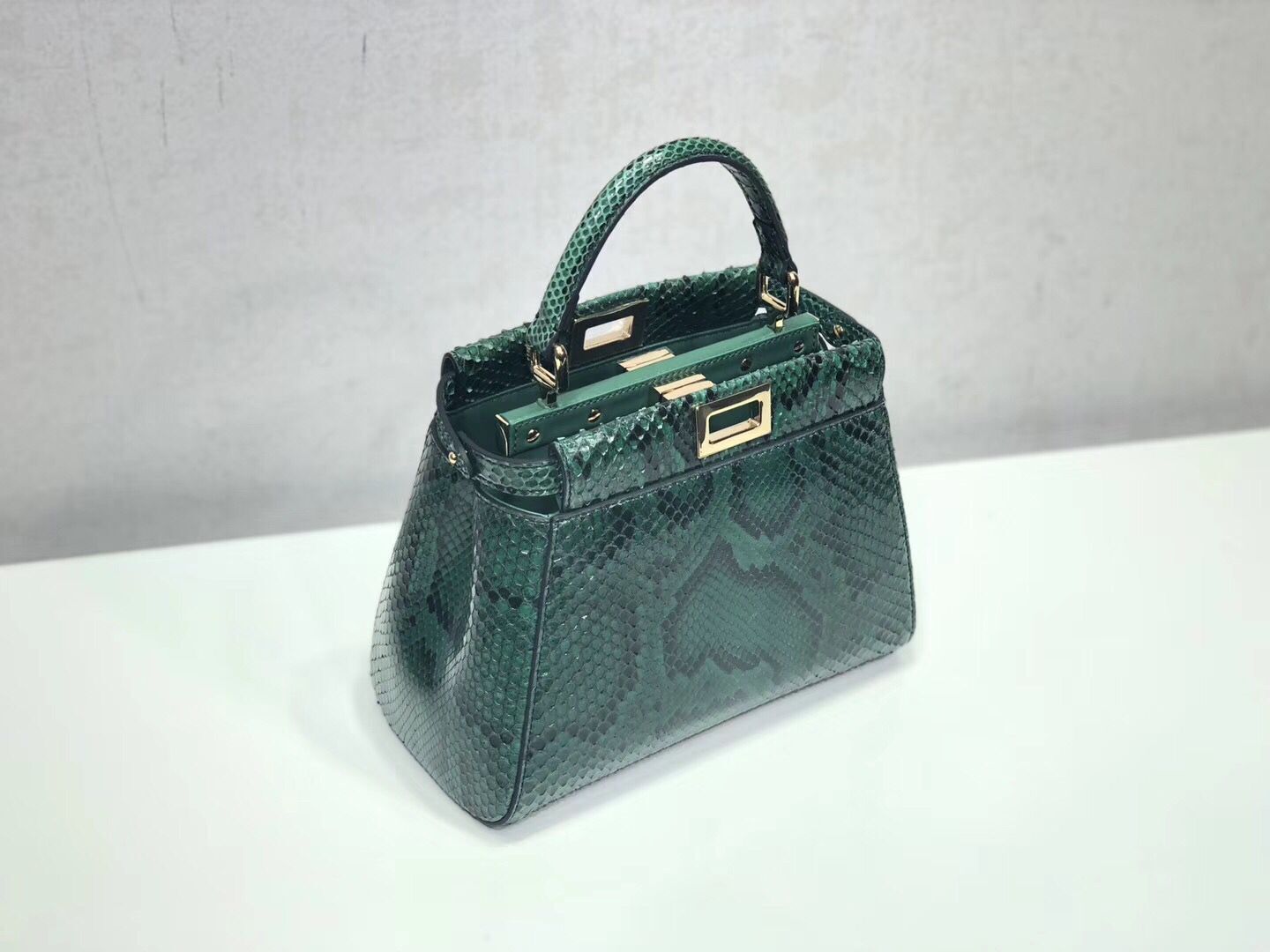 Fendi MINI PEEKABOO Handbag python 8BN244K green