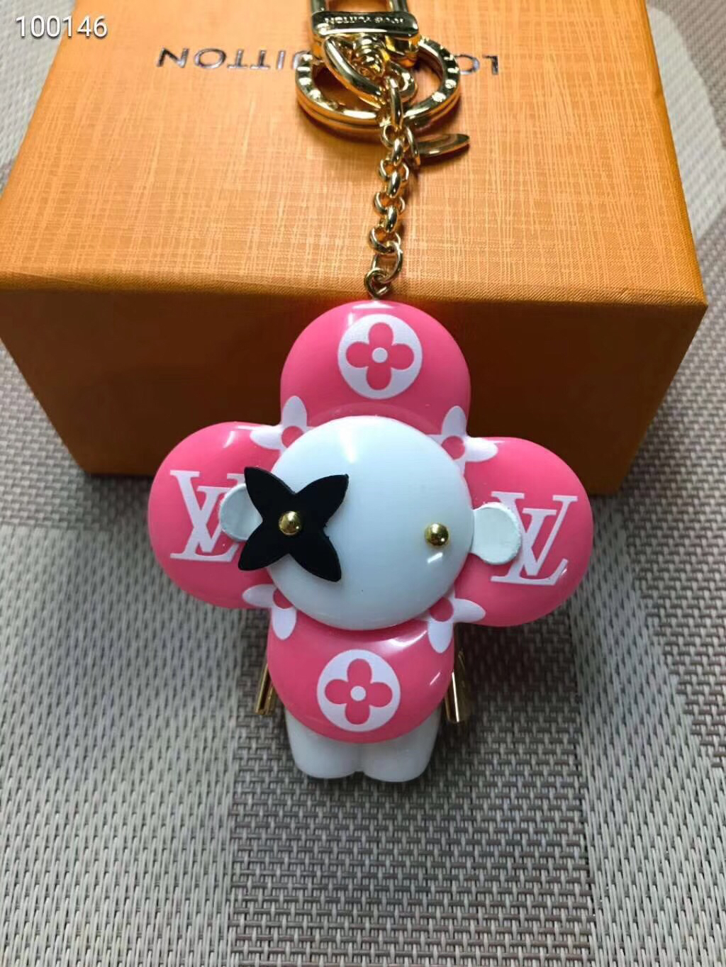 Louis Vuitton Keychain LV122635