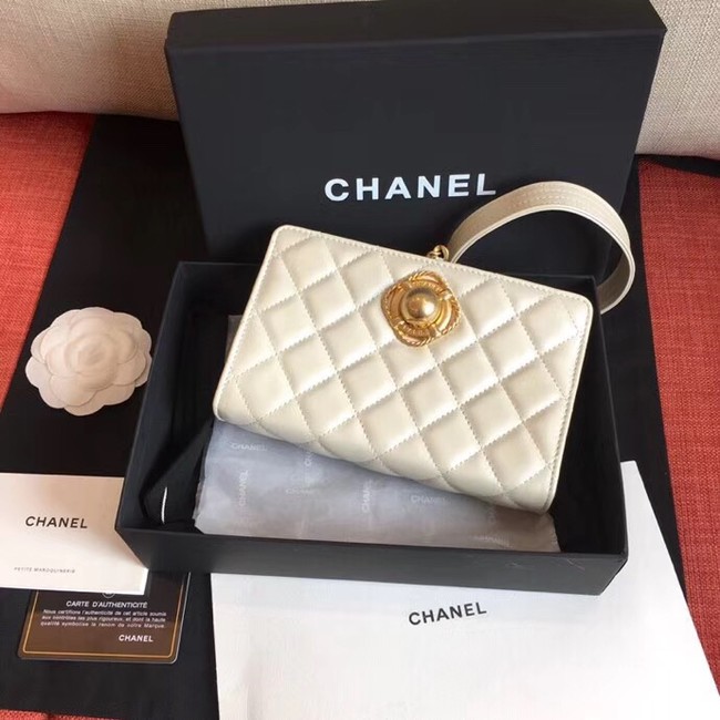 Chanel clutch Lambskin & Gold-Tone Metal AS0178 White