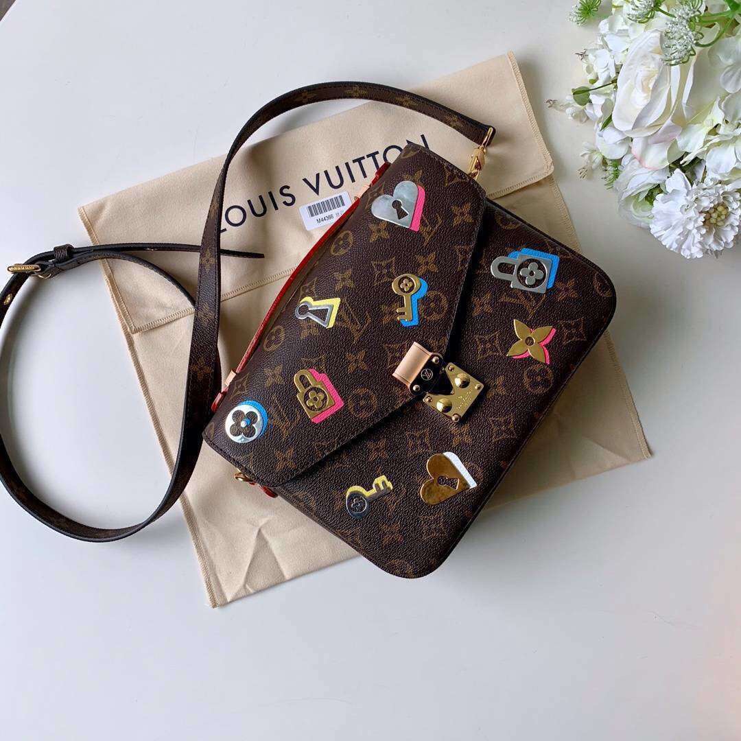 Louis Vuitton Original Monogram Canvas POCHETTE METIS M44366