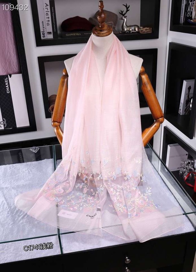 Chanel Cashmere Scarf CH1110B light pink