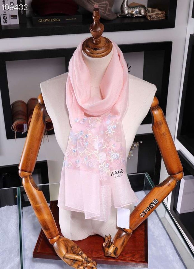 Chanel Cashmere Scarf CH1110B light pink