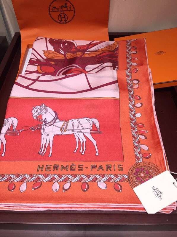 Hermes Scarf in silk twill with hand rolled edges H2564