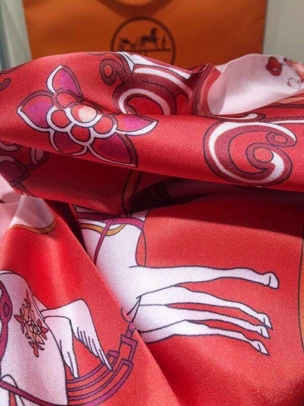 Hermes Scarf in silk twill with hand rolled edges H2564