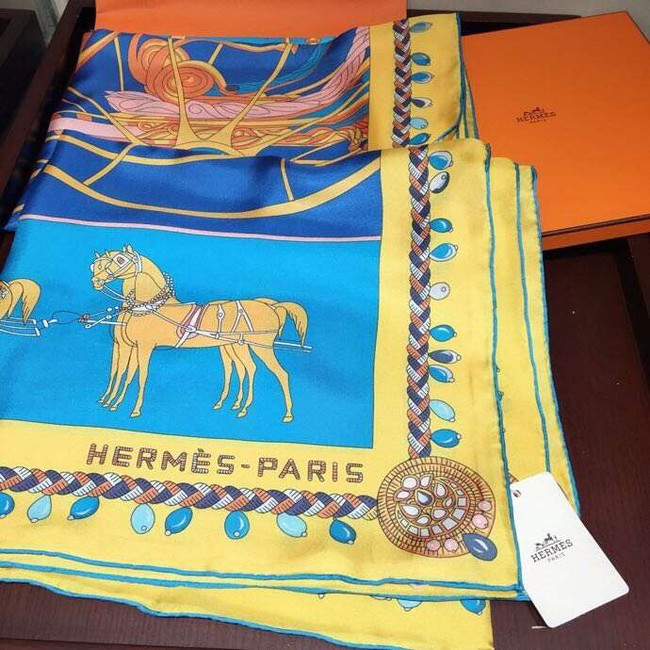 Hermes Scarf in silk twill with hand rolled edges H2565