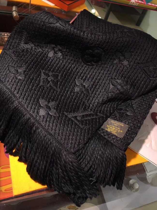 Louis Vuitton Cashmere Scarf LV3307A black