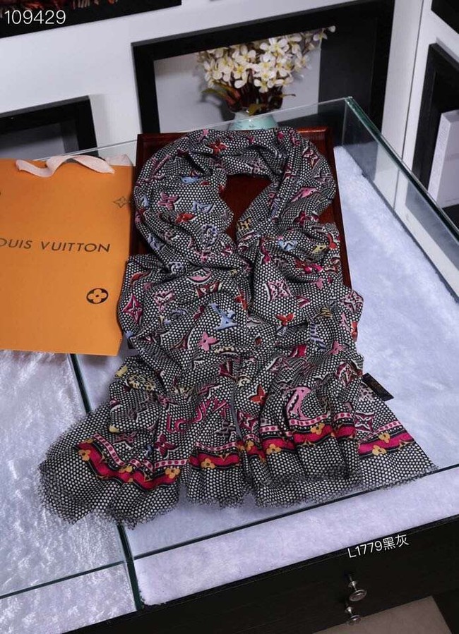 Louis Vuitton silk Scarf M71430