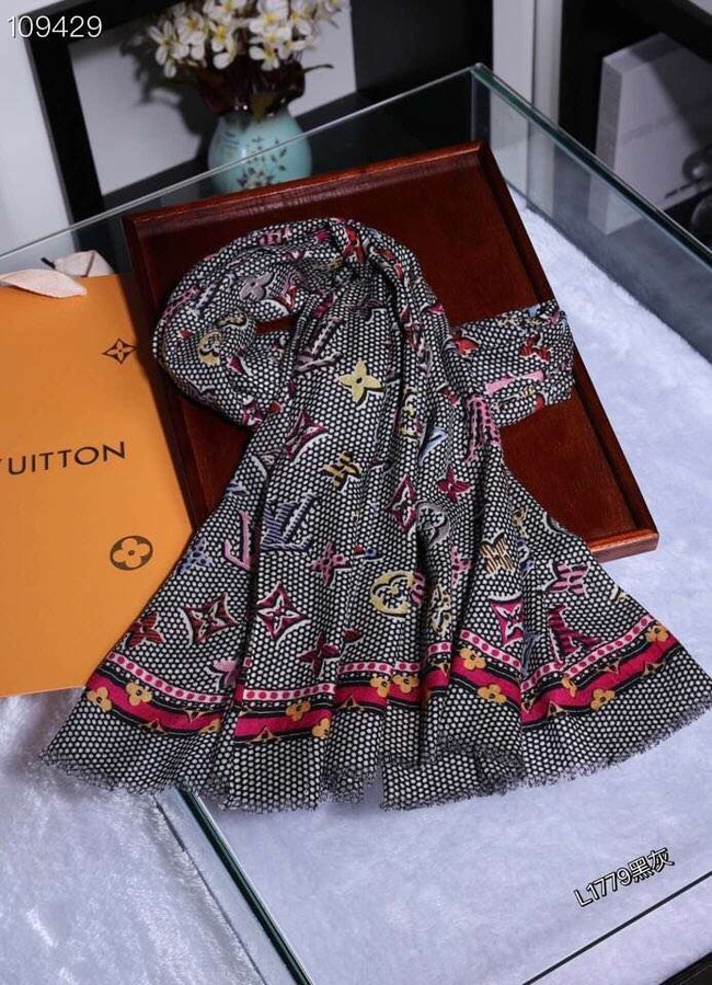 Louis Vuitton silk Scarf M71430