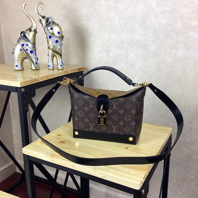 Louis Vuitton Monogram Canvas Shoulder Bag M51177