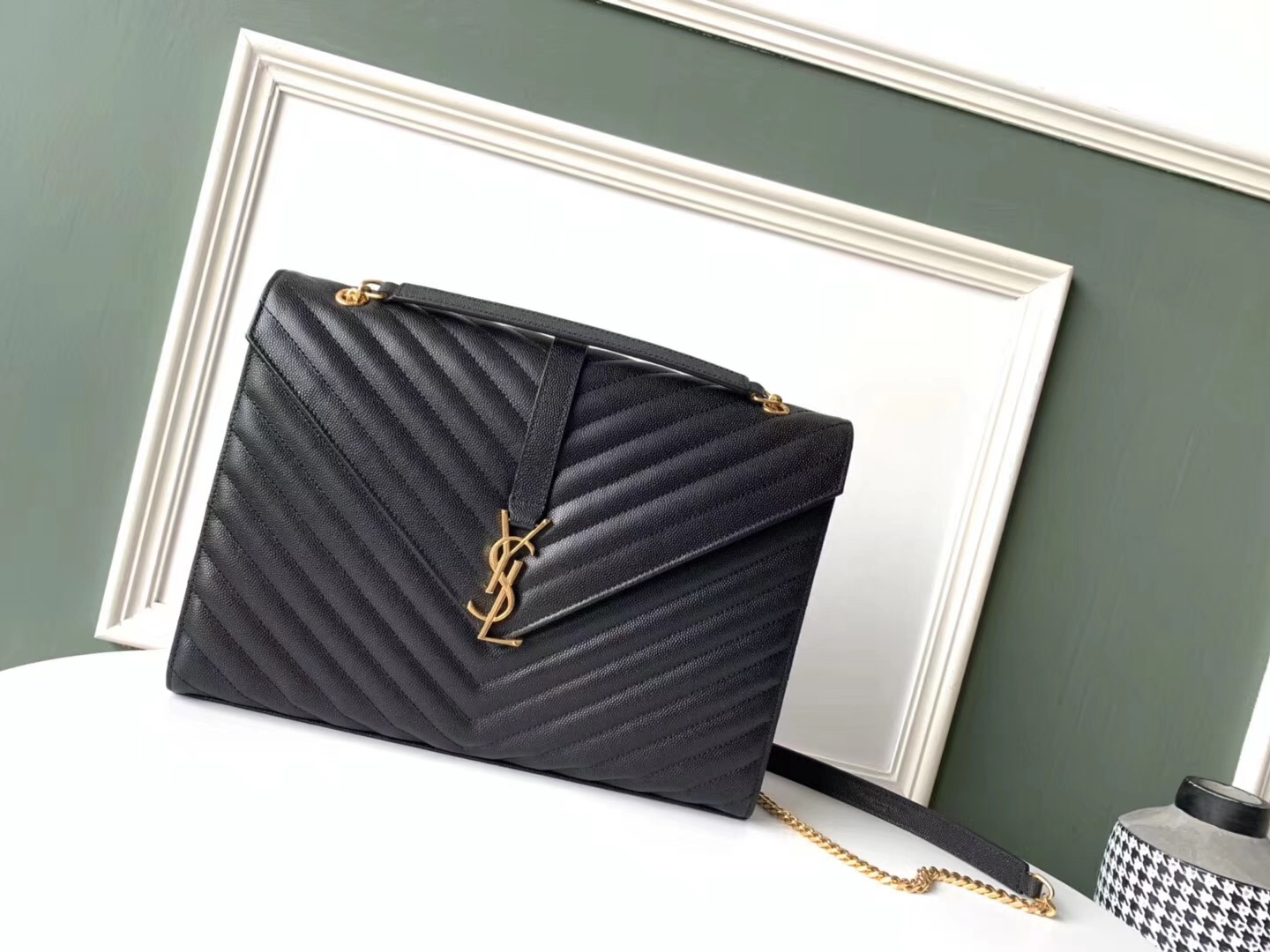 SAINT LAURENT leather shoulder bag 392745 black&gold-toned hardware