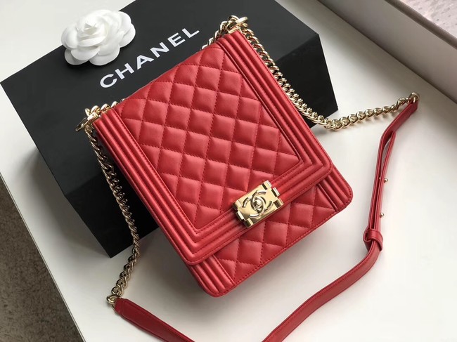 Boy chanel handbag Patent leather & Gold-Tone Metal AS0130 red