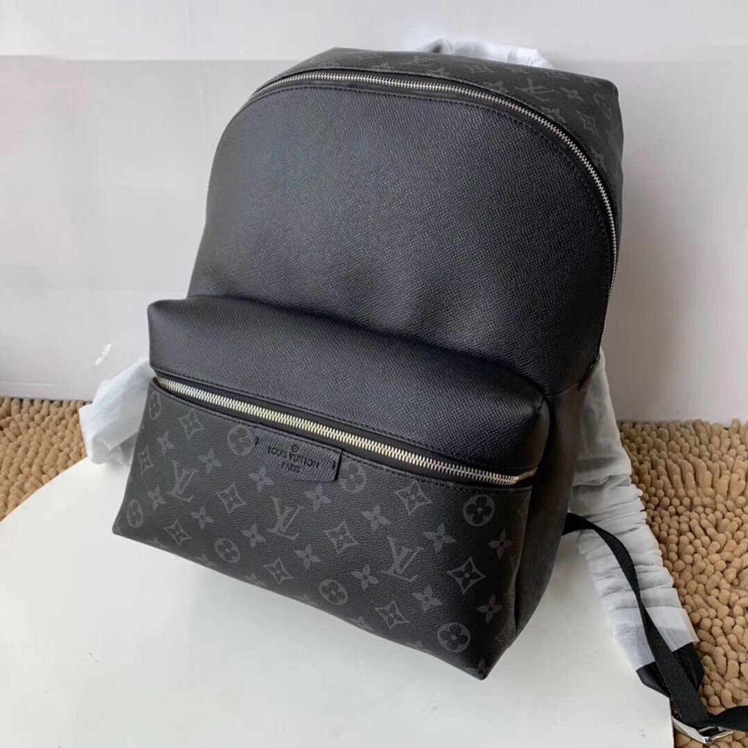 Louis vuitton original Discovery knapsack M30230 black