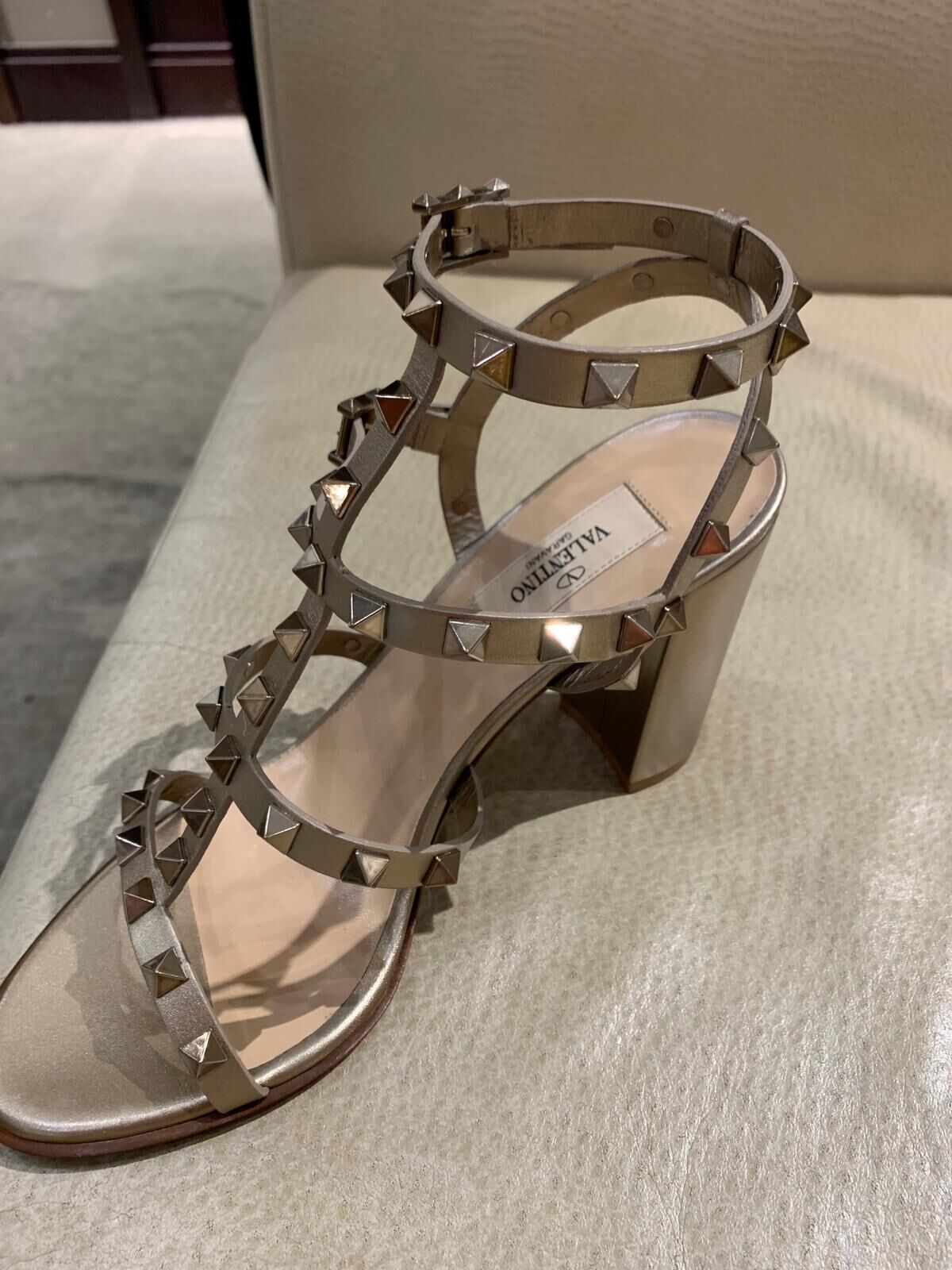 Valentino Leather Sandal Shoes V80689