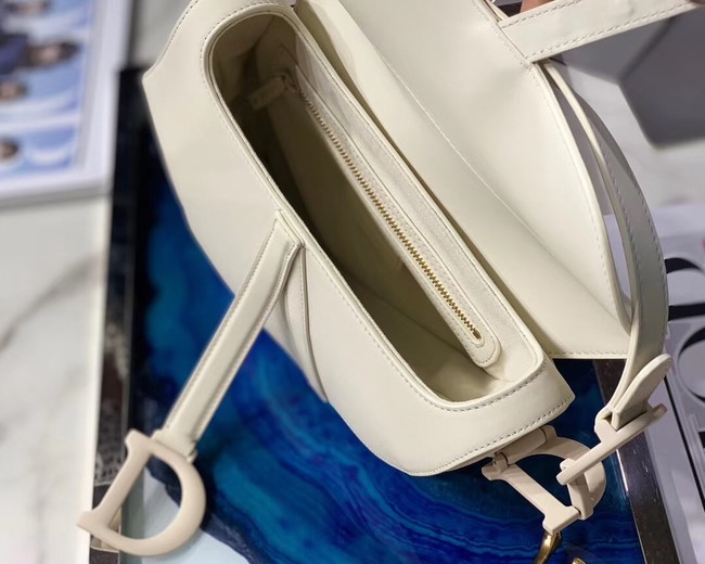 Dior SADDLE-TAS VAN KALFSLEER Bag M0446C white