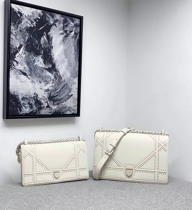 Dior ULTRAMATTE DIORAMA-TAS M0422S White