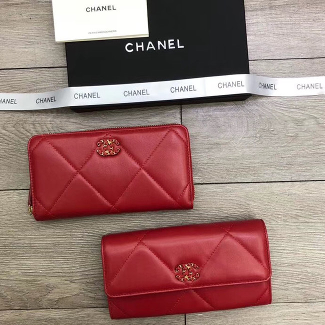 Chanel sheepskin & Gold-Tone Metal Wallet A6870 red