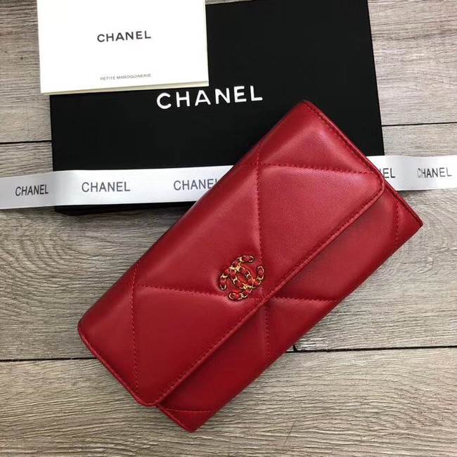 Chanel sheepskin & Gold-Tone Metal Wallet A6871 red