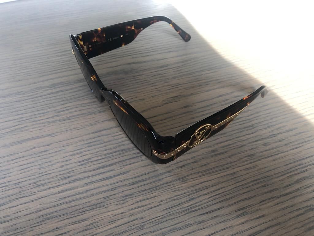 Louis Vuitton Sunglasses Top Quality LV8697