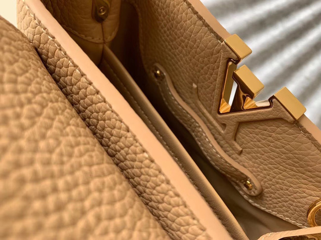 Louis Vuitton Original Taurillon leather CAPUCINES BB M95509 Nude