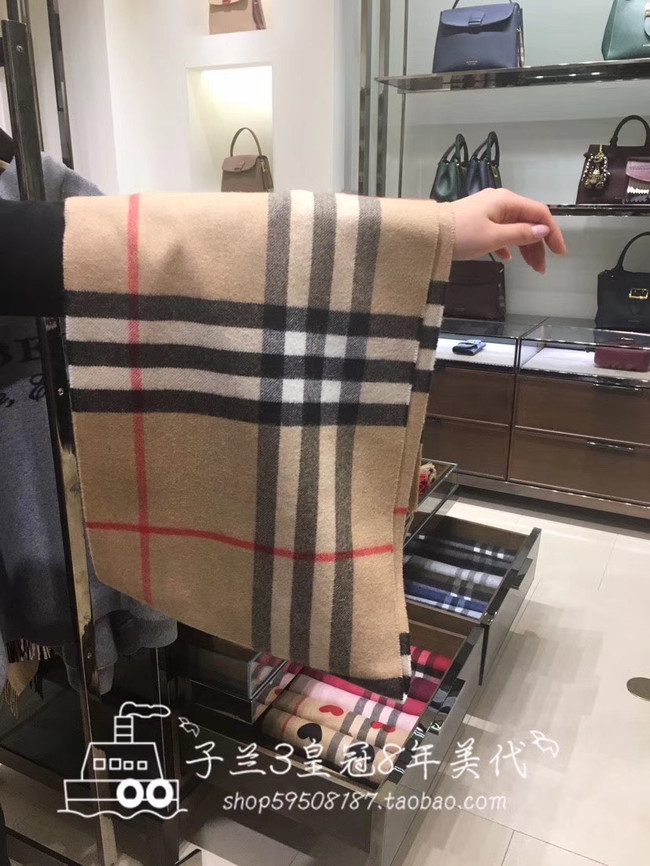 Burberry Cashmere Classic Scarf 3607