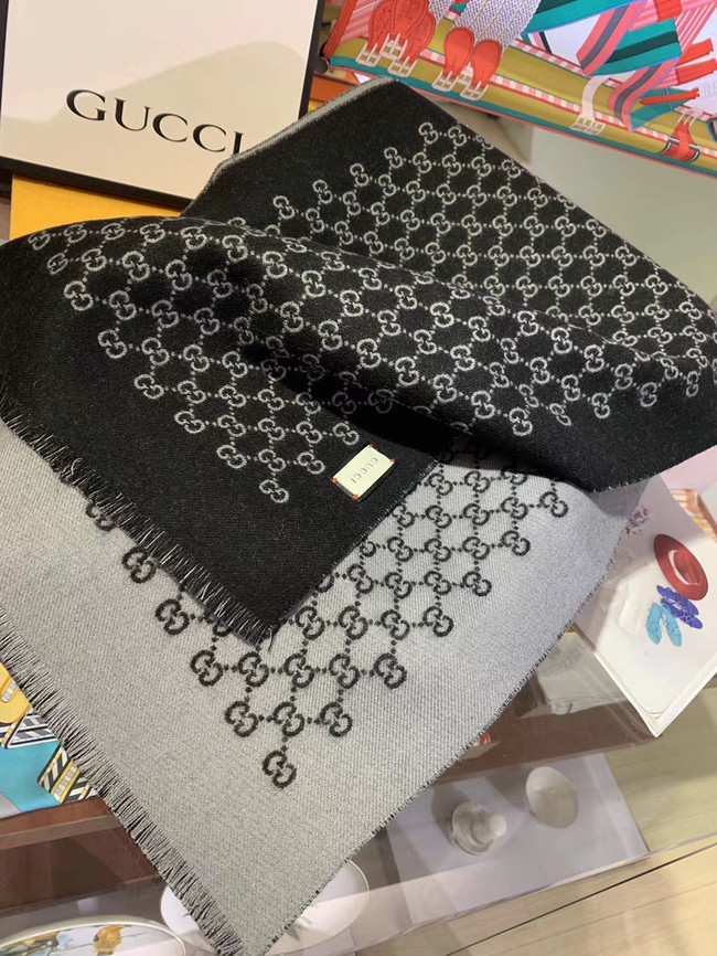 Gucci Cashmere scarf GG9655