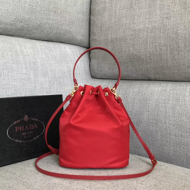 Prada Re-Edition nylon Tote bag 81166 red