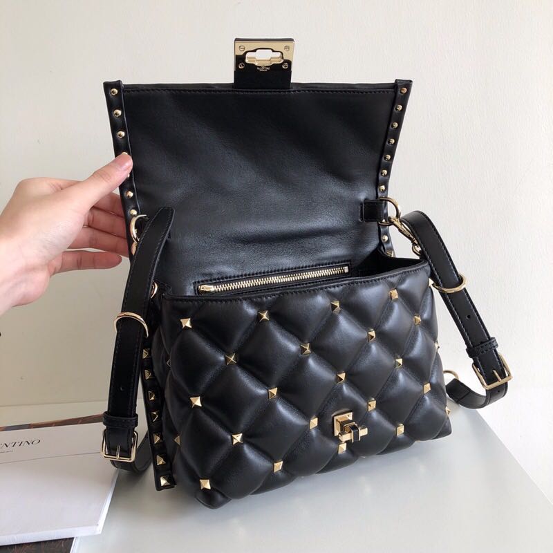 VALENTINO Candy Rockstud quilted leather shoulder bag 6020 black&white