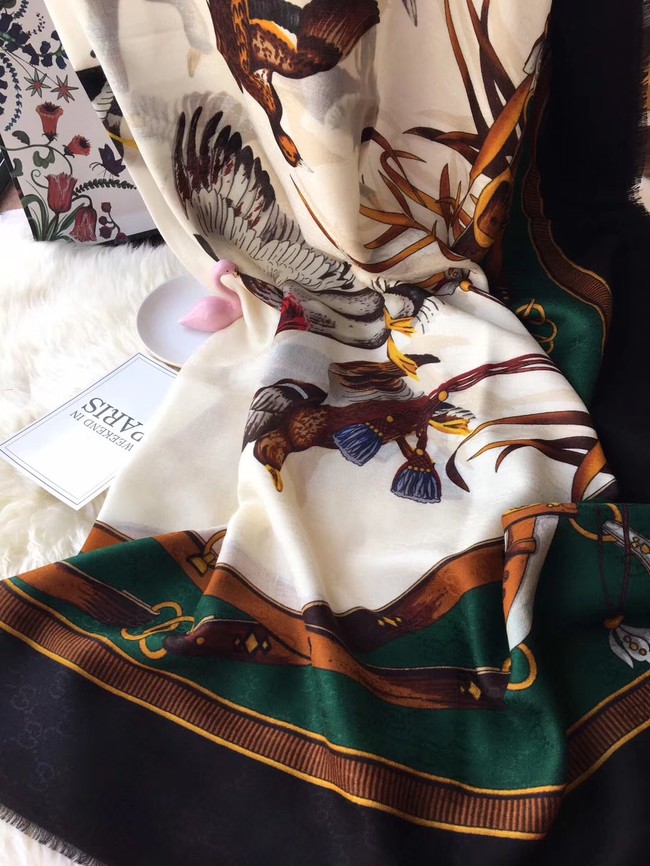 Gucci silk Scarf GG55622