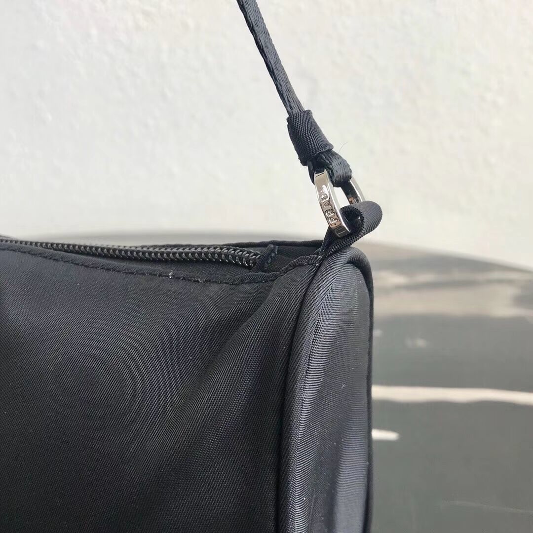 Prada Re-Edition nylon Tote bag 1N1419 black