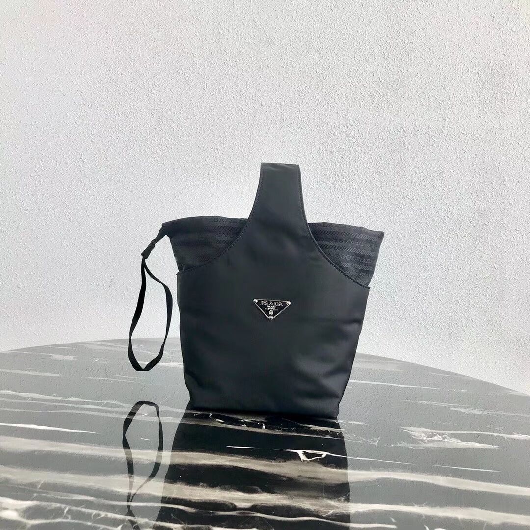 Prada Re-Edition nylon Tote bag 1N1420 black