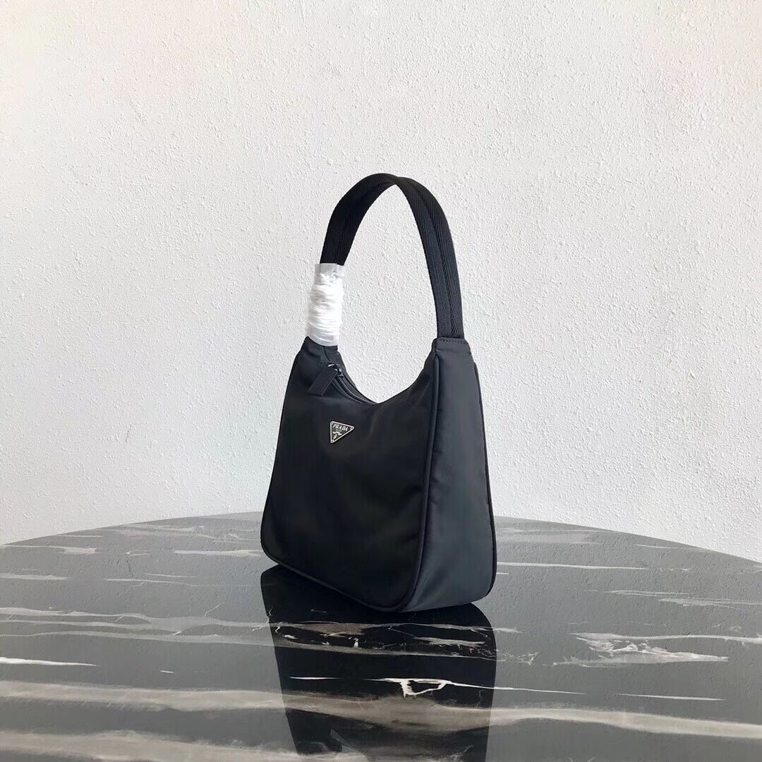 Prada Re-Edition nylon Tote bag MV519 black