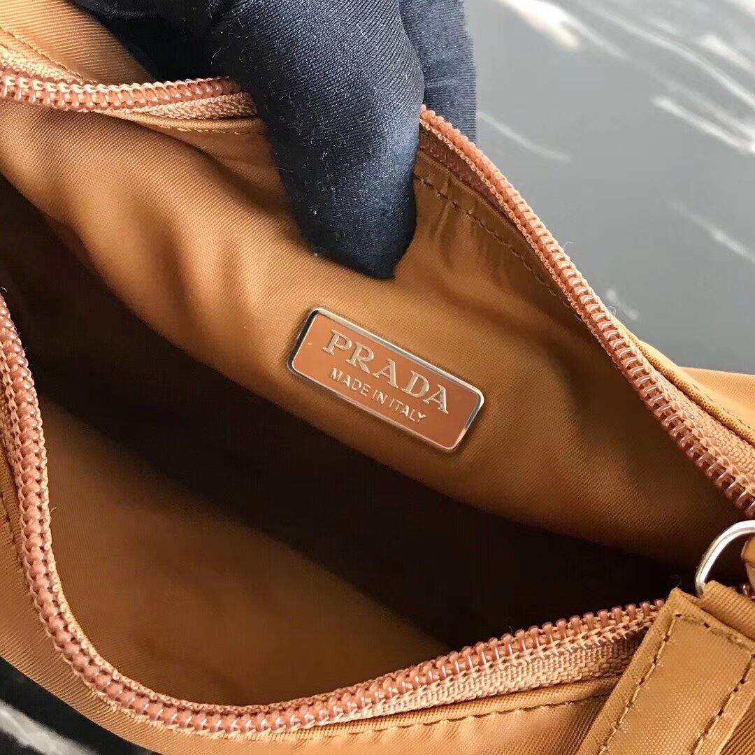 Prada Re-Edition nylon Tote bag MV519 brown