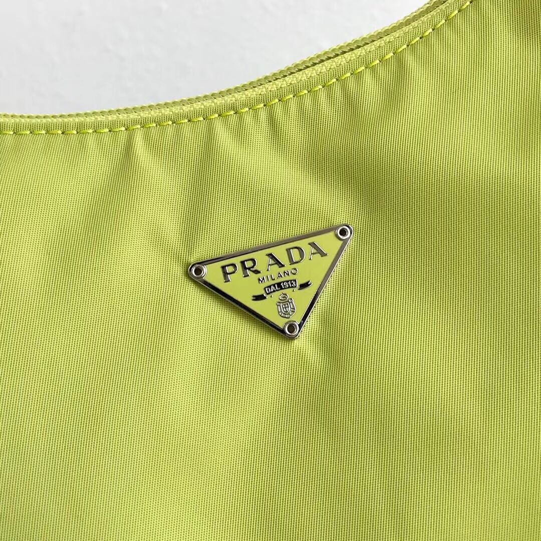 Prada Re-Edition nylon Tote bag MV519 green