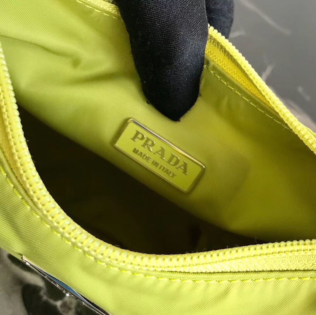 Prada Re-Edition nylon Tote bag MV519 green