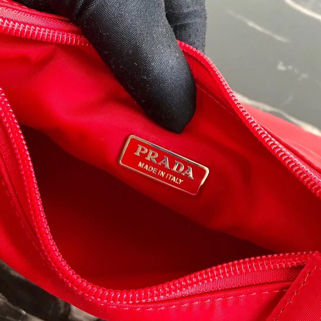 Prada Re-Edition nylon Tote bag MV519 red