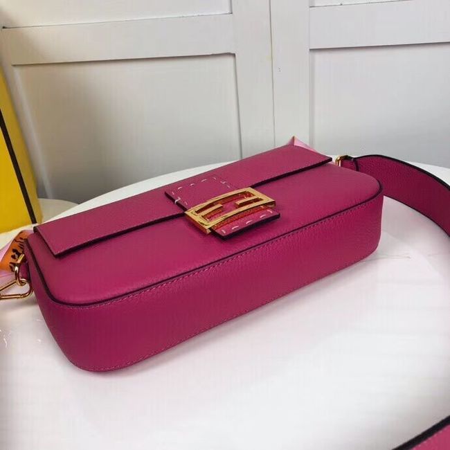 Fendi BAGUETTE leather bag F2466 rose