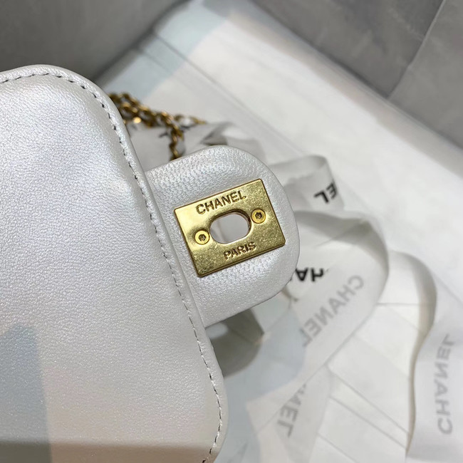 Chanel flap bag AP0997 white